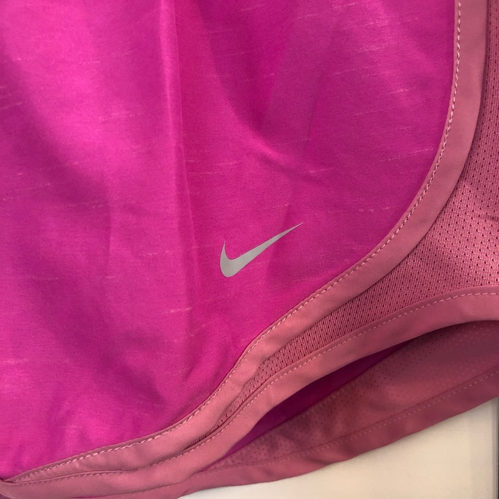 NIKE | Tempo Shorts